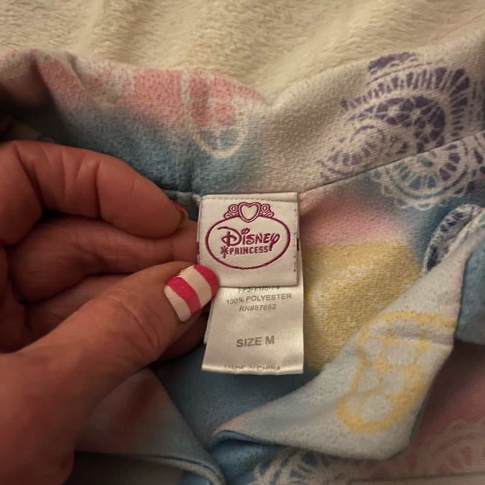 Disney Princess toddler pajama top. Rapunzel, Belle and Snow White. Very soft - Picture 8 of 8